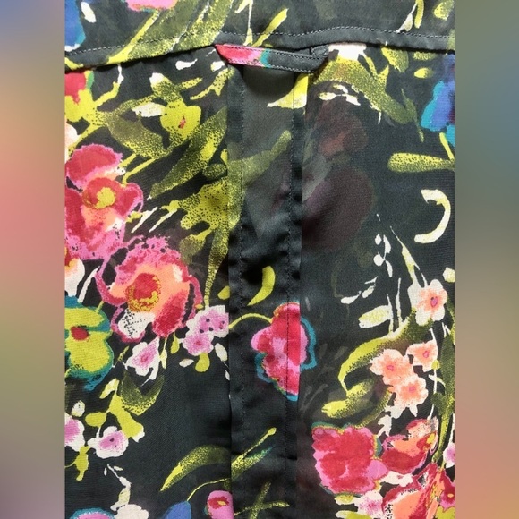💘Kut from the Kloth Sheer Floral Button Down Blouse - Picture 11 of 15